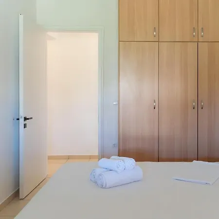 Nueve Village There's No Place Like 바톨로미온