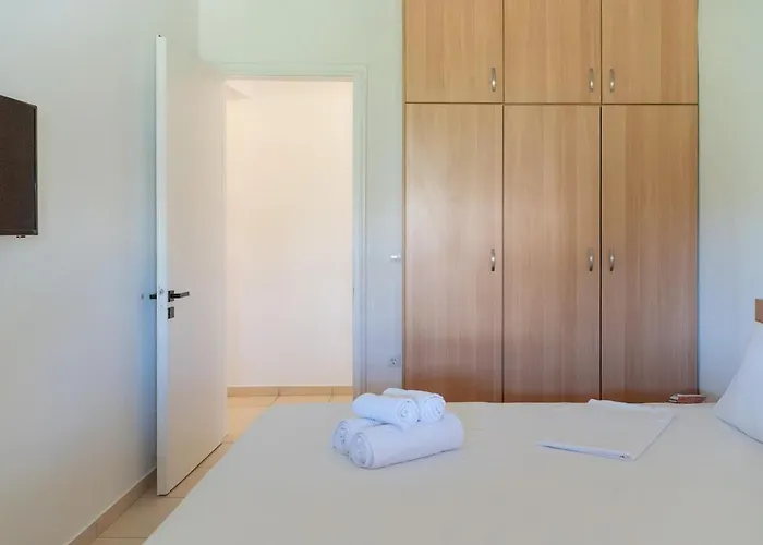 Nueve Village There's No Place Like ברתולומיאו