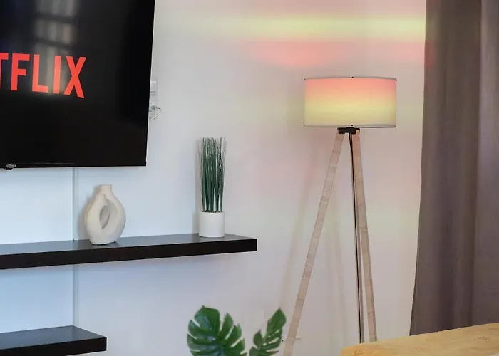 Nueve Village There's No Place Like בית נופש ברתולומיאו