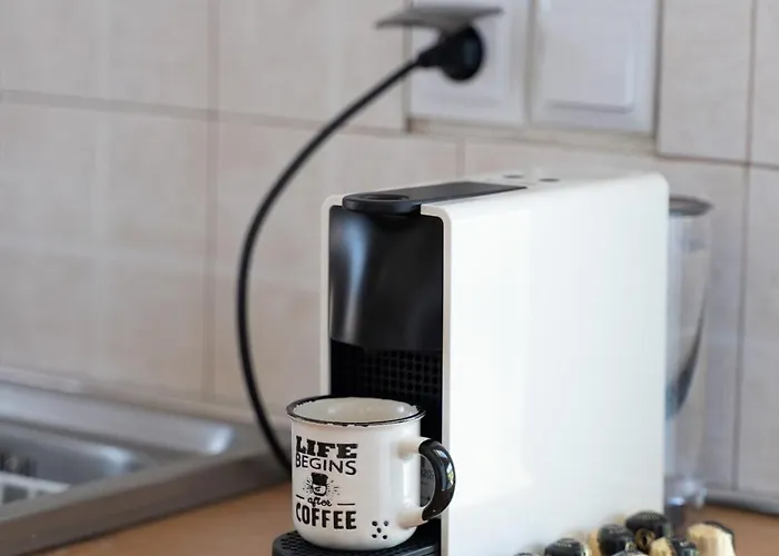 Nueve Village There's No Place Like ברתולומיאו