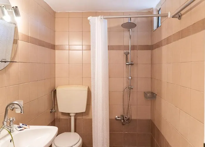 Nueve Village There's No Place Like בית נופש