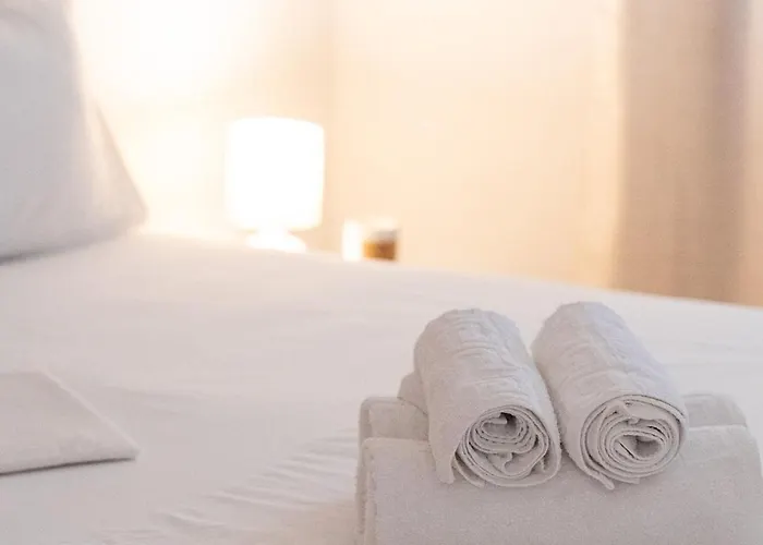 Nueve Village There's No Place Like בית נופש *